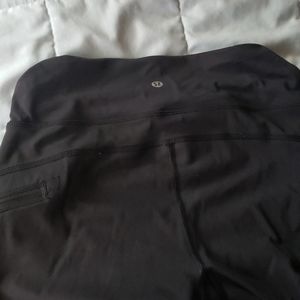 Black Short Cropped Lululemon Leggings